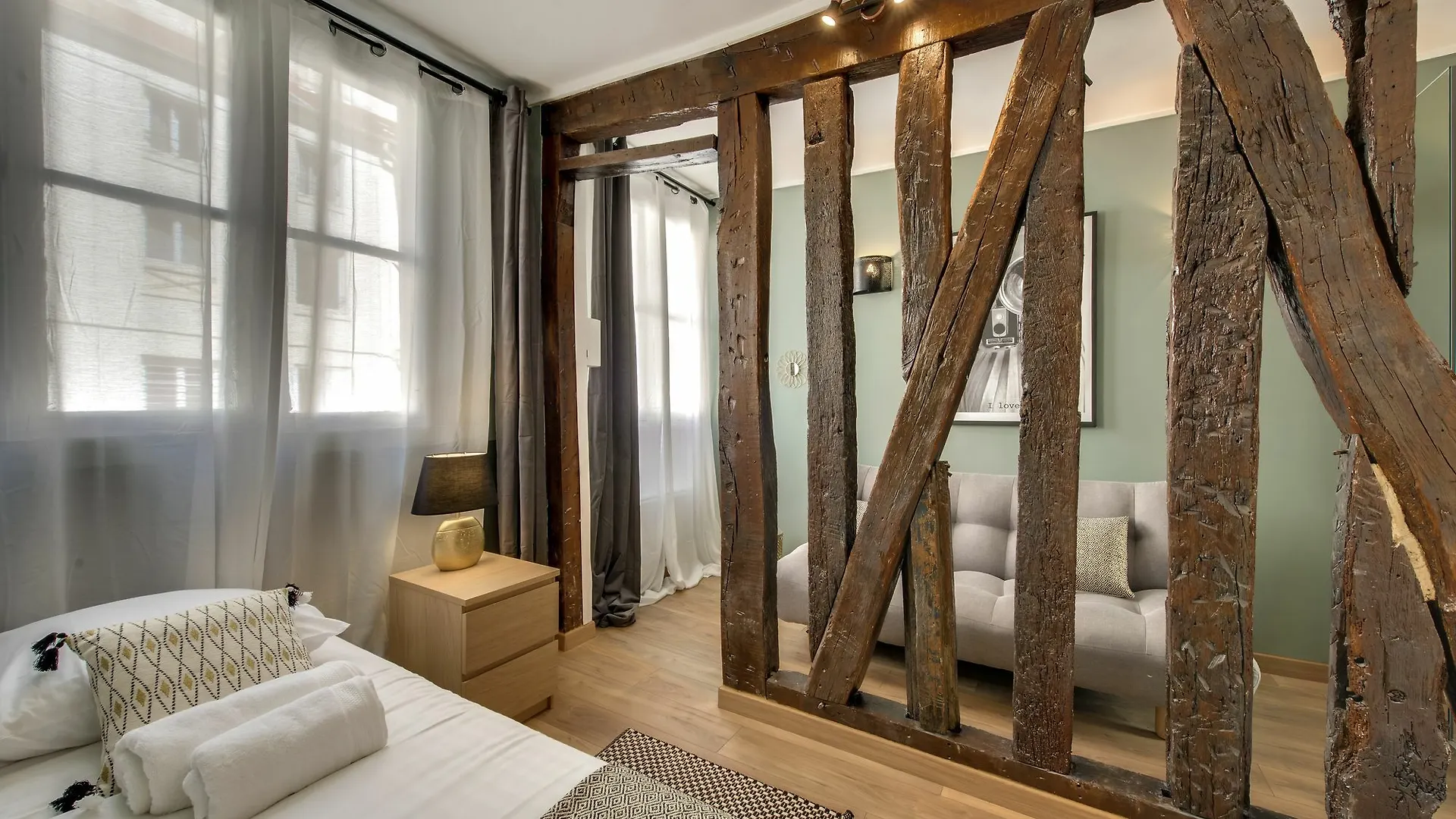 Beautiful Triplex In The Center Of Paris Apartment France